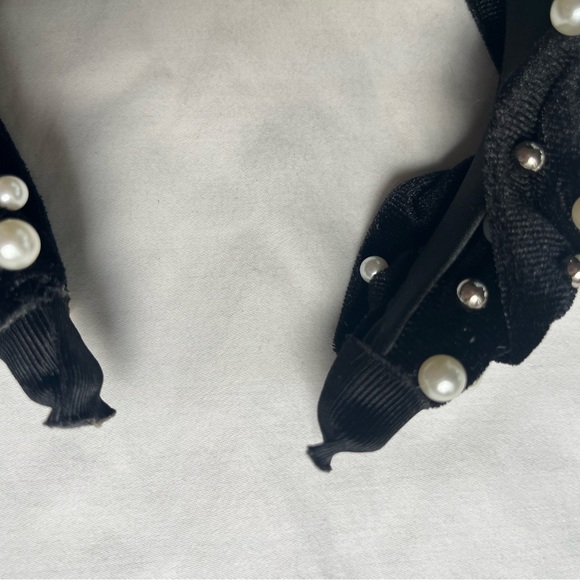 Black Velvet Pearl Headband Whimsigoth Dark Coquette Fairy Hair Accessory - Picture 8 of 9